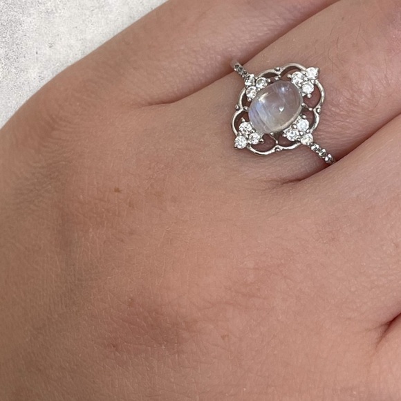 Sterling Silver Moonstone Ring Sz 7 or 8 - Picture 2 of 11
